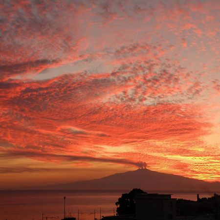 Отель Terrazze Sul Mare Мелито-ди-Порто-Сальво Экстерьер фото